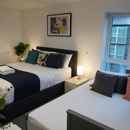 Luxury Rooms - Pick A Room - Free Parking & Kitchen Access, Near Etihad Stadium, The Coop Live & Piccadilly Station, Manchester Exterior photo