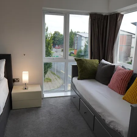 Luxury Rooms - Pick A Room - Free Parking & Kitchen Access, Near Etihad Stadium, The Coop Live & Piccadilly Station, Manchester Exterior photo