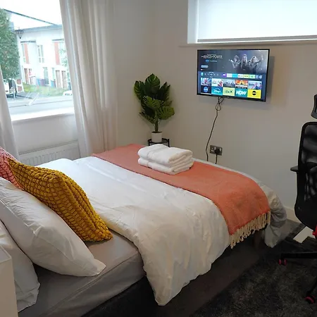 Luxury Rooms - Pick A Room - Free Parking & Kitchen Access, Near Etihad Stadium, The Coop Live & Piccadilly Station, Manchester Exterior photo
