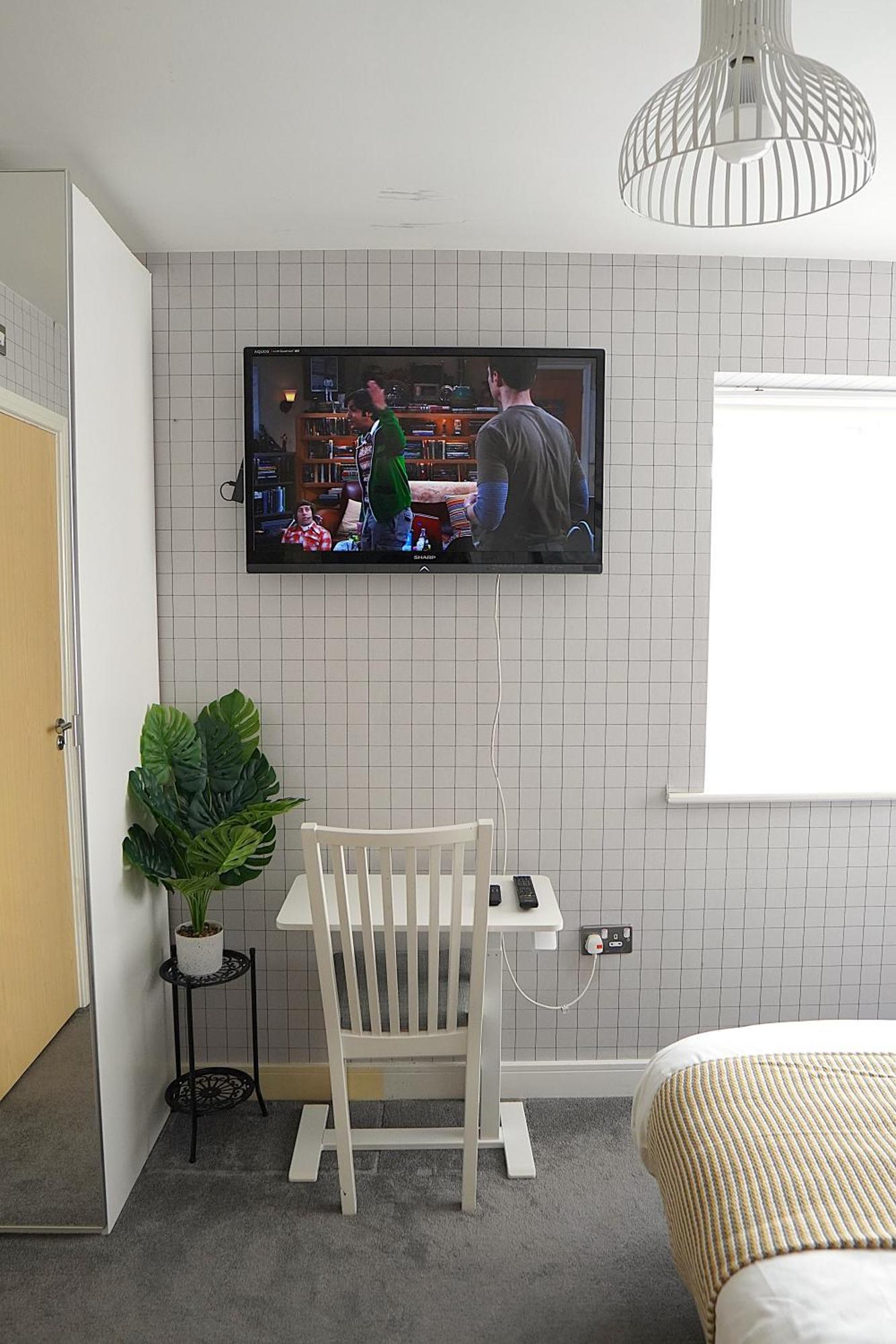 Homestay Luxury - Pick A - Free Parking & Kitchen Access, Near Etihad Stadium, The Coop Live & Piccadilly Station, *