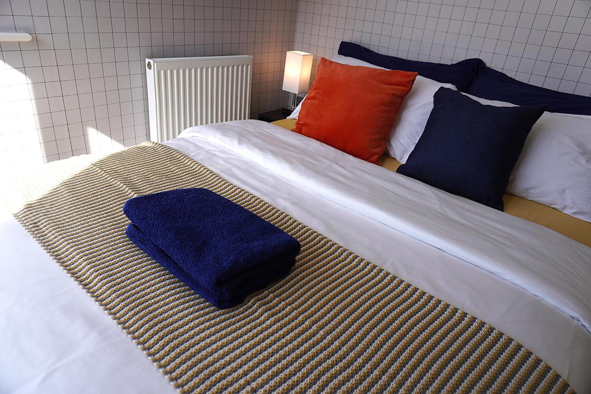 Luxury - Pick A - Free Parking & Kitchen Access, Near Etihad Stadium, The Coop Live & Piccadilly Station,