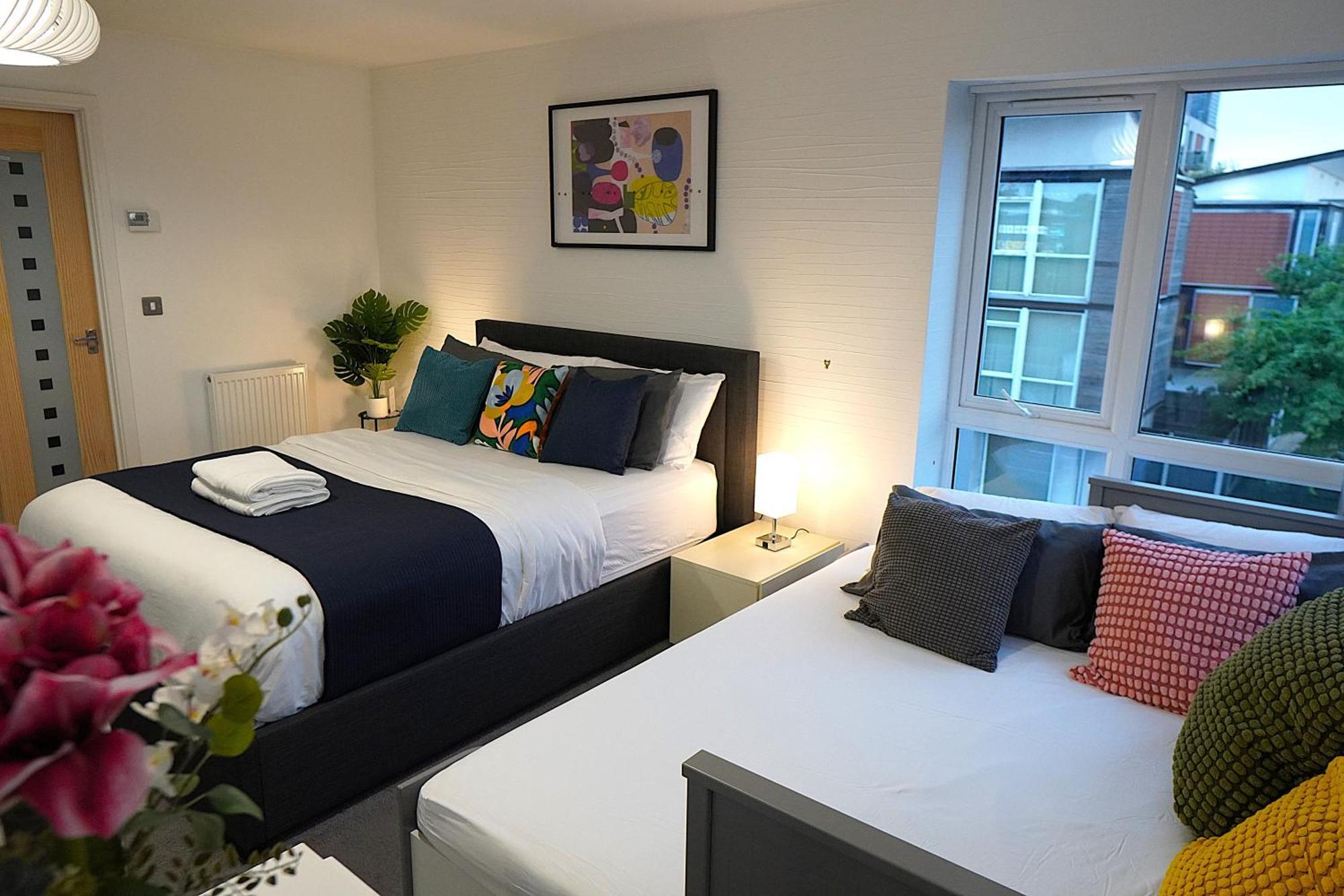 Luxury - Pick A - Free Parking & Kitchen Access, Near Etihad Stadium, The Coop Live & Piccadilly Station, * Manchester
